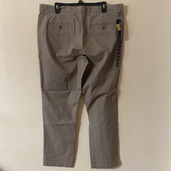 Roundtree & Yorke Trim Fit Flat Front Pants 40X30 - Picture 8 of 9